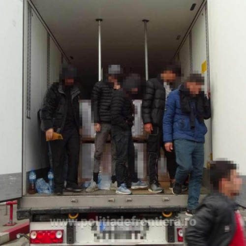 Alertă la granița de vest a României: 24 de migranți descoperiți ascunși într-un tir care venea din Turcia