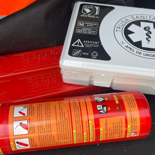 Kitul obligatoriu din mașină