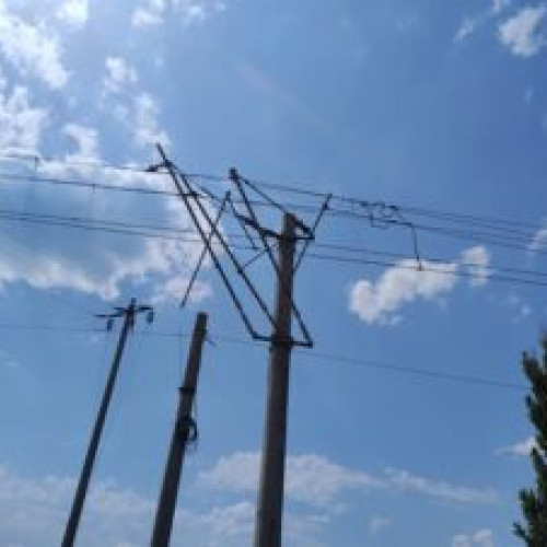 Accident cu basculanta pe calea ferată Apata-Augustin; șase trenuri întârziate