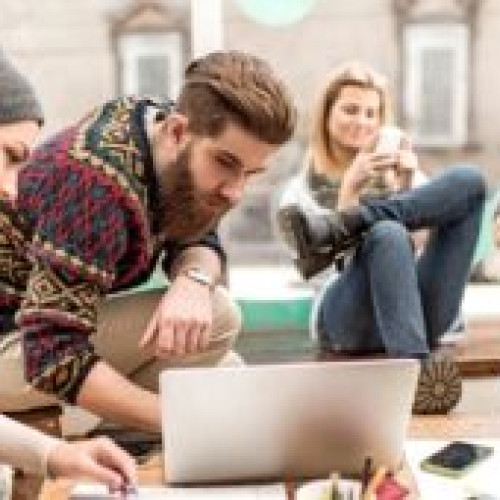 Statul român oferă stimulent financiar pentru angajarea elevilor și studenților pe perioada vacanței de vară