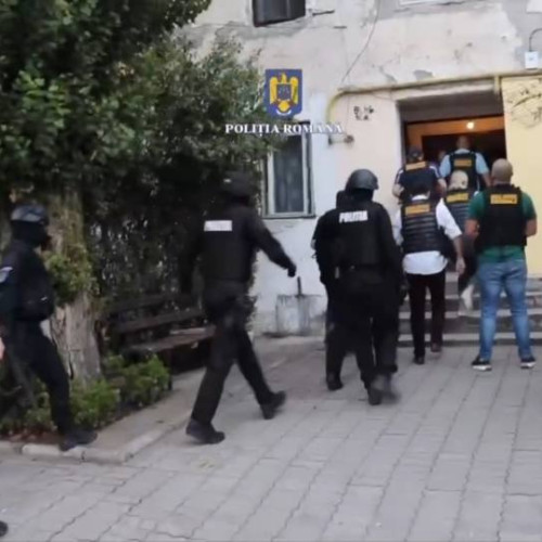 Percheziții în Târgoviște într-un caz de proxenetism