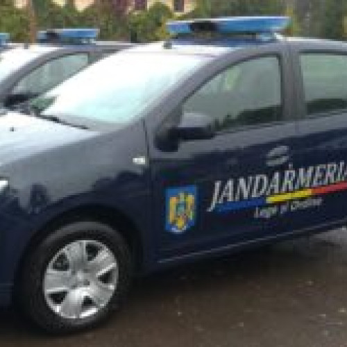 Trei bărbați surprinși în timp ce furau materiale feroase dintr-o societate comercială din Brașov