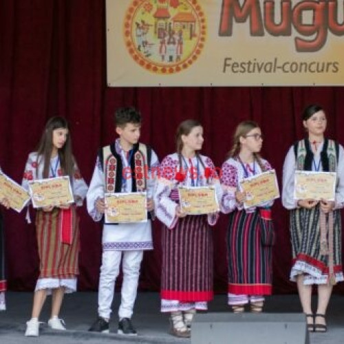 Festivalul-Concurs "Muguri de Tezaur" și-a desemnat câștigătorii la Hoceni