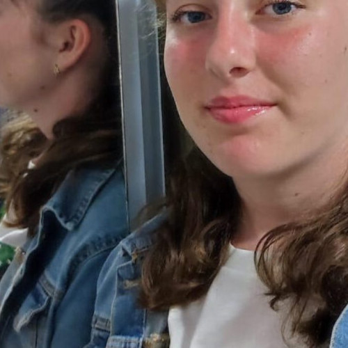 Andreea Militaru are nevoie urgent de o operație pe coloană, familia nu poate acoperi costurile