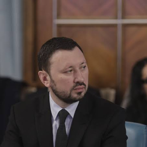 Material integral disponibil pe PRESShub