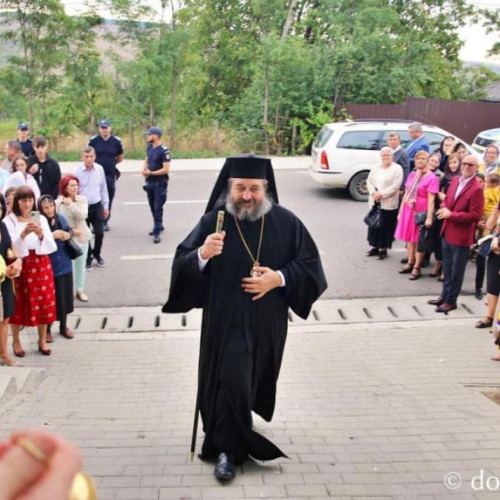 Preasfințitul Părinte Nichifor Botoșăneanul va sfinți clopotnița și casa socială din Suharău