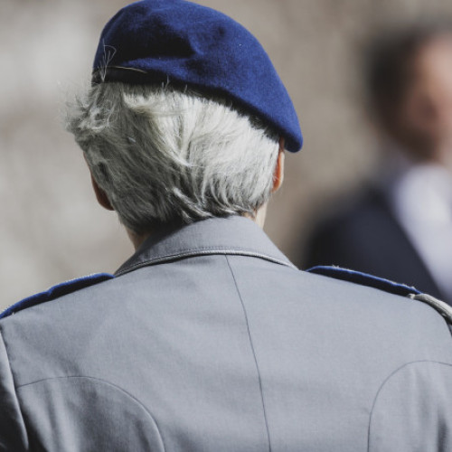 Femeile ar putea fi incluse in serviciul militar obligatoriu in Germania, sugereaza un oficial de varf