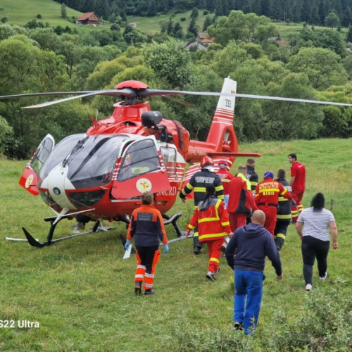 Pompierii din Harghita intervin pentru salvarea unui bărbat căzut într-o fântână
