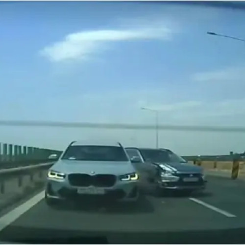 Carambol pe Autostrada A2: impact violent între trei autoturisme