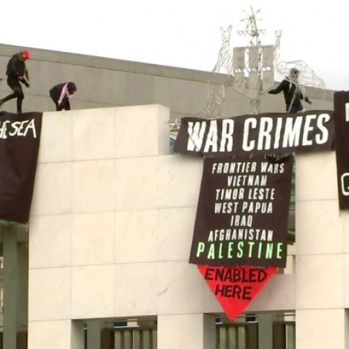 Protest pro-Palestina pe acoperișul Parlamentului australian: patru activiști arestați