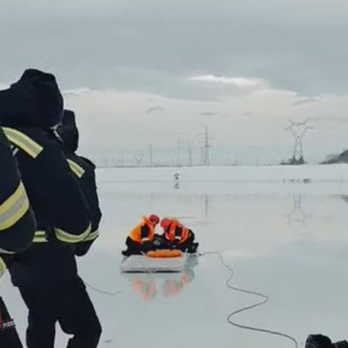 Salvatorii ISU Alba atenționează asupra pericolelor gheții subțiri