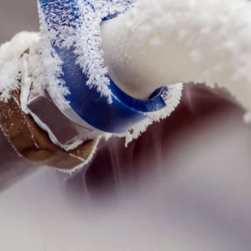 Firme din Brăila afectate de înghețul conductei de apă potabilă