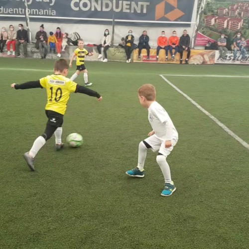 Cluburile de fotbal din Iași sprijină tinerii talentați, dar există provocări financiare