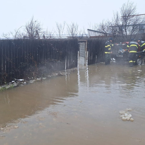 Inundații în Drobeta Turnu Severin din cauza vremii nefavorabile