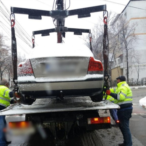 Poliția locală sancționează șoferii care opresc neregulamentar