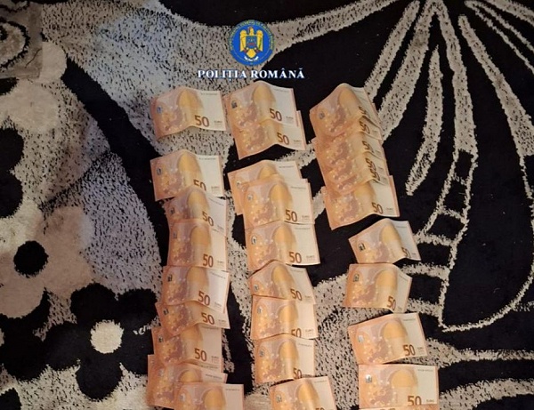 Percheziții la Iojib pentru valori falsificate, trei persoane reținute