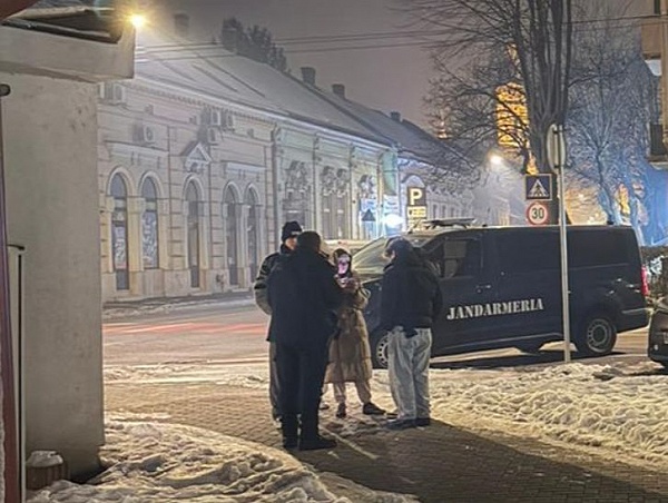 Conflict în Satu Mare: Minor cu cuțit amenință persoane pe stradă