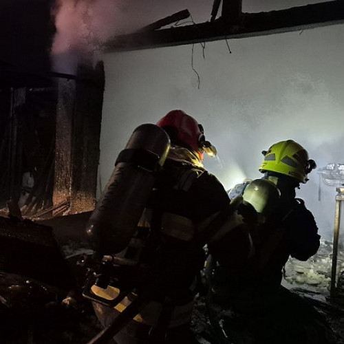 Incendiu la un garaj din Mădăras