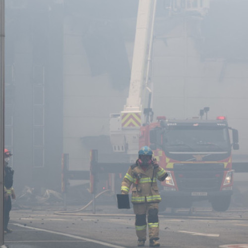 Incendiu devastator la o fabrică de biscuiți din centrul Greciei