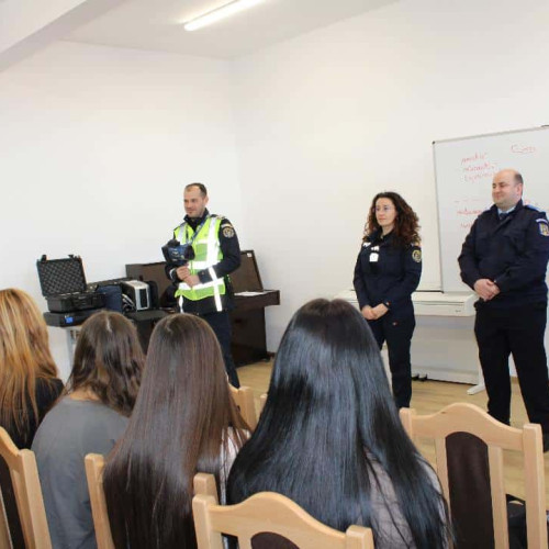 Activități de educație preventivă derulate de jandarmi în școlile din Tulcea