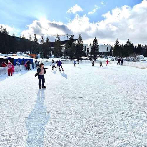 Patinoarul din Covasna devine funcțional începând de astăzi