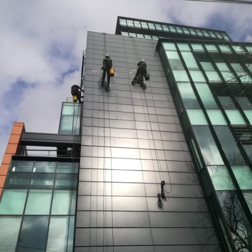 Marius Șandru scoate la vânzare clădirea de birouri Șandru Office Building