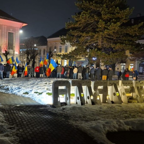 Protest împotriva majorării impozitelor la Bistrița de către foști politicieni