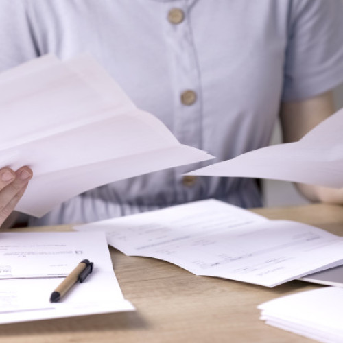 Salariații pot opta pentru pensia anticipată parțială, dar cu reducerea lunară