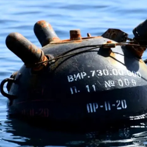 Mine marină descoperită pe plaja poligonului Midia
