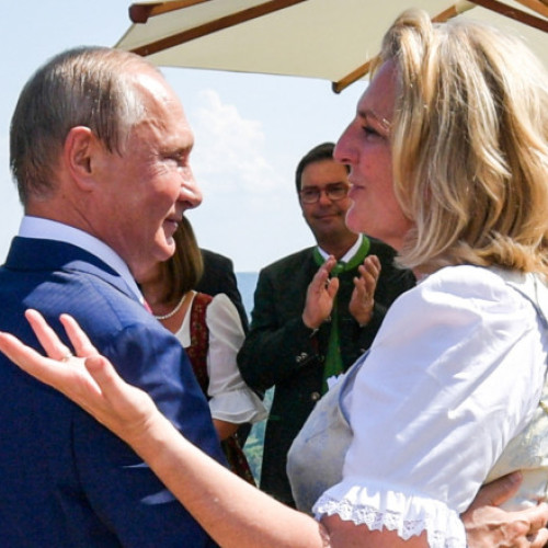 Karin Kneissl riscă revocarea cetățeniei austriece din cauza declarațiilor controversate