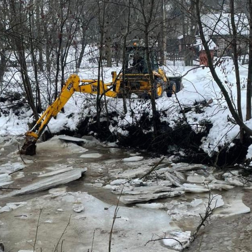 Intervenții pe râurile din județul Alba pentru prevenirea blocajelor de gheață