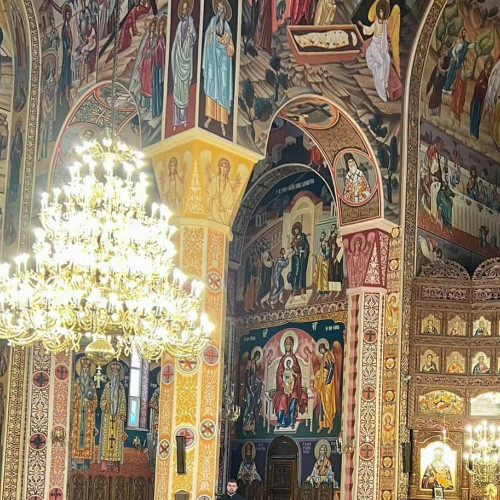 Sfinții Trei Ierarhi sunt prăznuiți astăzi de Biserica Ortodoxă