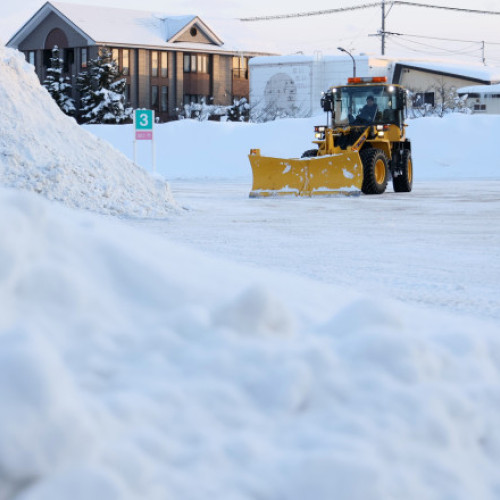 Ninsori severe în Japonia provoacă decese și haos în transporturi