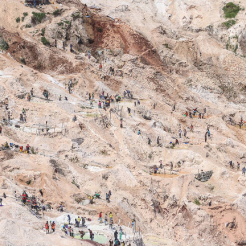 Prăbușirea minei de coltan din Congo: peste 200 de victime confirmate