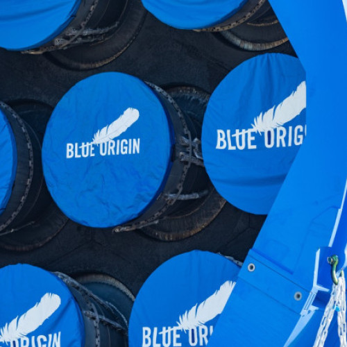 Blue Origin suspendă zborurile de turism spațial pentru a se concentra pe misiuni lunare