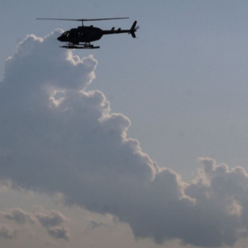 Locuitorii din Brebu Nou nu au apă, dar primarul folosește un elicopter de 800.000 de dolari