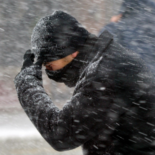 Atenționări meteorologice: ger și ninsori viscolite în mai multe regiuni