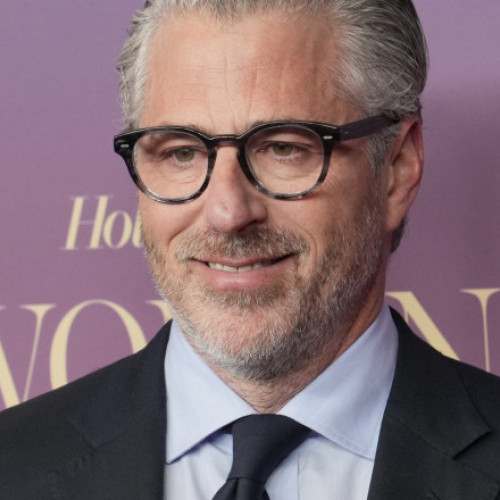 Casey Wasserman își cere scuze după apariția în documentele Epstein