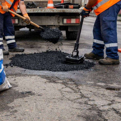 Primăria Bistrița achiziționează asfalt rece pentru reparații rapide