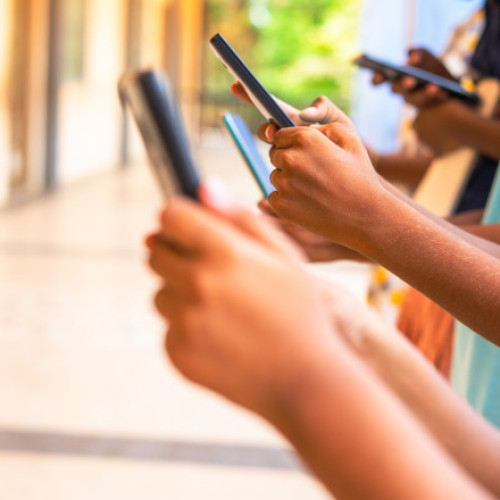 Reglementarea accesului copiilor la rețelele sociale, propusă de consilierul prezidențial