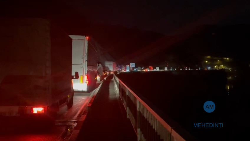 Traficul pe DN 6 între Orșova și Severin se desfășoară cu dificultate