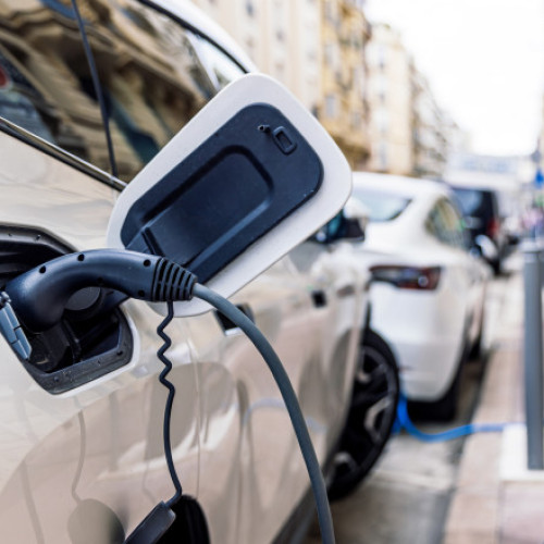 Cota vehiculelor electrice din Europa ar putea scădea drastic până în 2035
