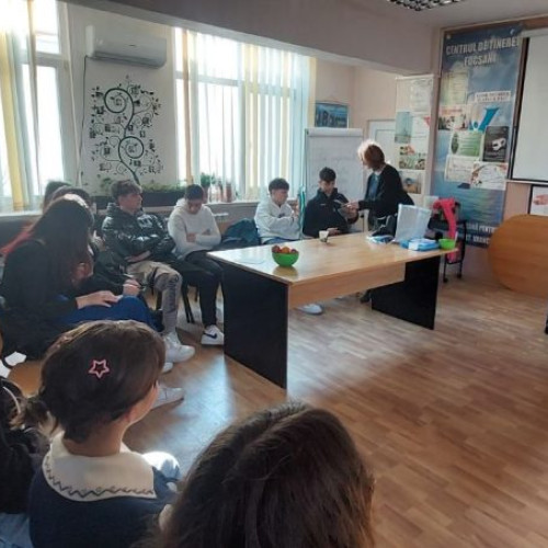 Centrul de Tineret Focșani lansează proiectul „Fii informat, alege pentru TINE”