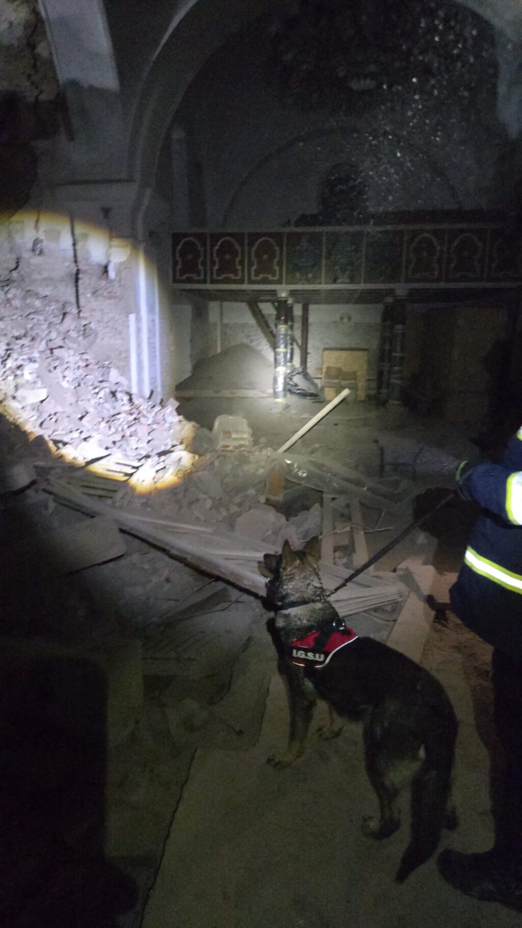 Prăbușirea turlei Bisericii Reformate din Cehu Silvaniei: Nu sunt victime