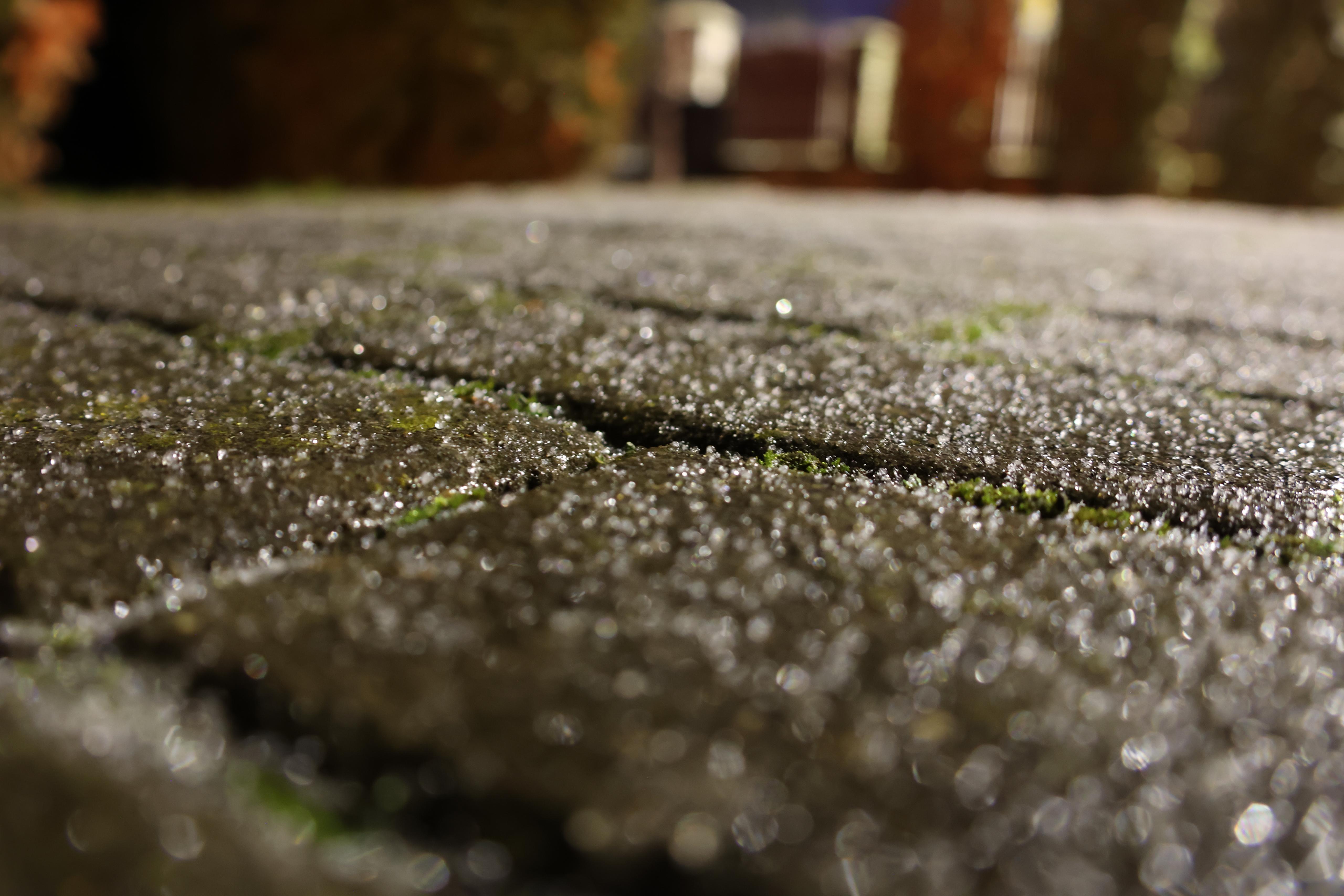 Cod Galben pentru precipitații mixte, avertizări pentru șoferi și pietoni