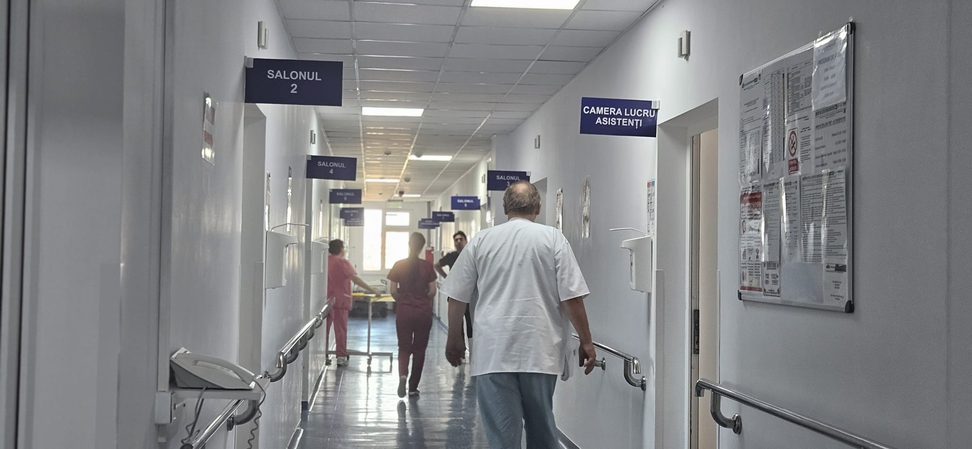 Crește numărul botoșănenilor internați din cauza poleiului