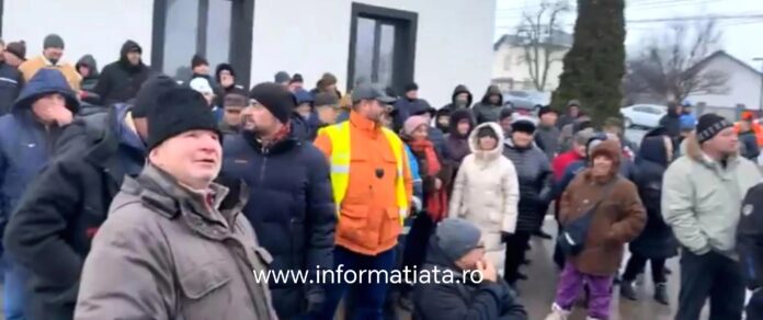 Protest la Salcea împotriva primarului Belțic pentru impozitele mari