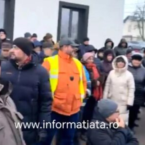 Protest la Salcea împotriva primarului Belțic pentru impozitele mari