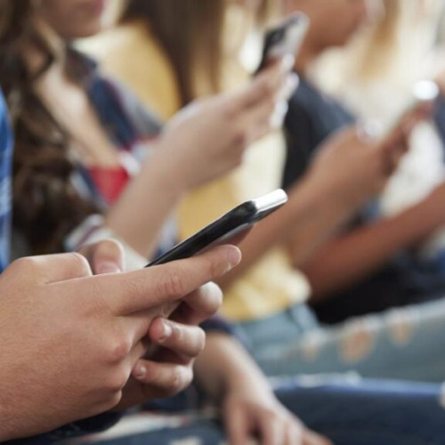 Sorin Costreie avertizează: Interzicerea accesului copiilor pe rețele sociale nu e suficientă