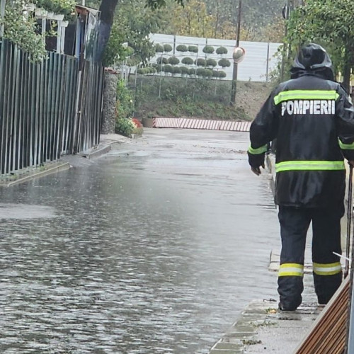 Avertizări de inundații în Vrancea din cauza ploilor recente